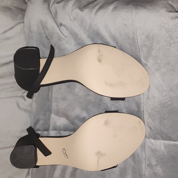 Call it Spring sandal - Picture 2 of 2